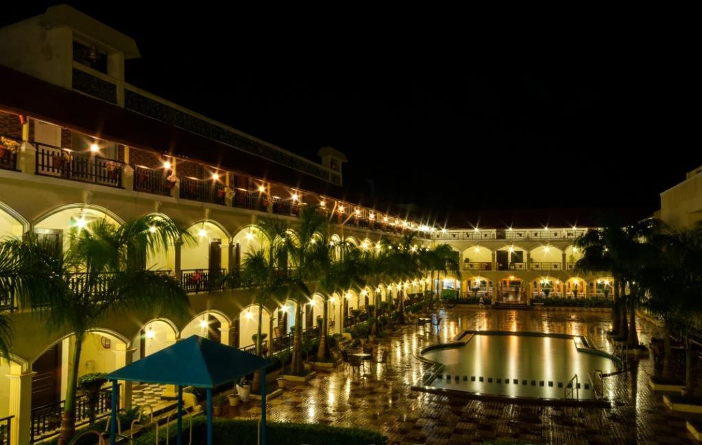 Kumararraja Palace Yelagiri Bagian luar foto