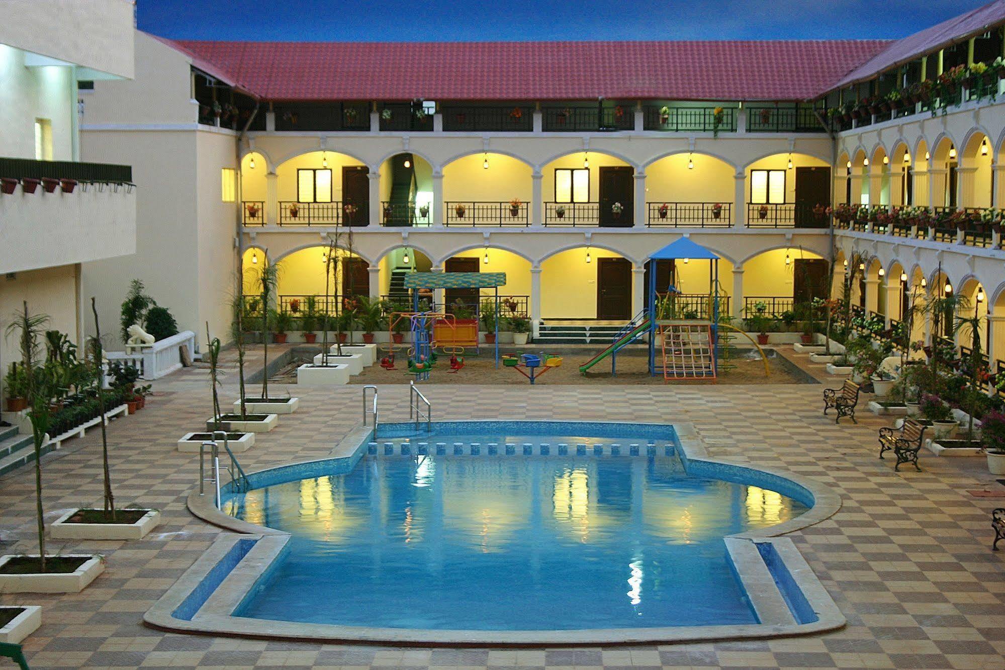 Kumararraja Palace Yelagiri Bagian luar foto